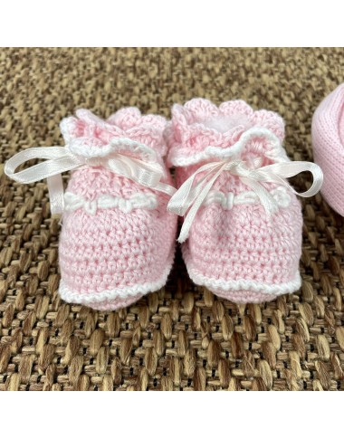 Completo cuffia e babbucce ricamate Neonata 0/36