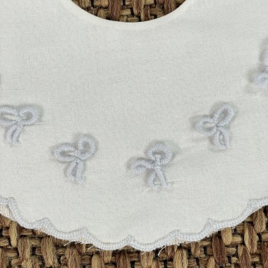 Bavetta ricamo nodo d'amore Accessori