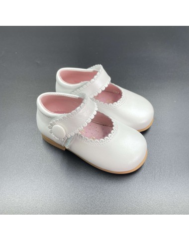 Leather button ballerina