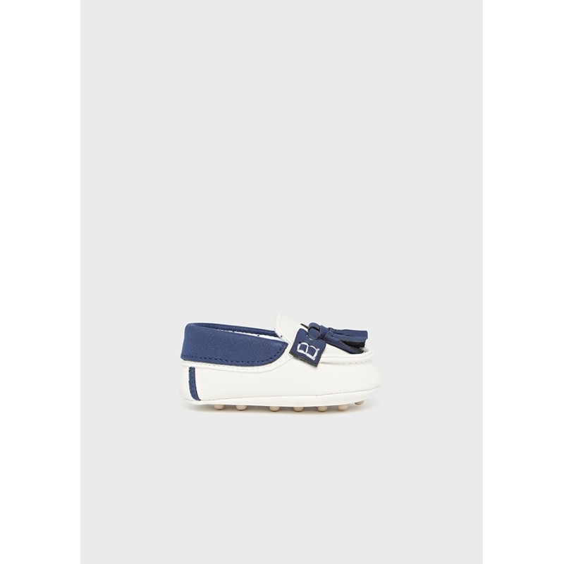 Mocassini con nappine                     Scarpe