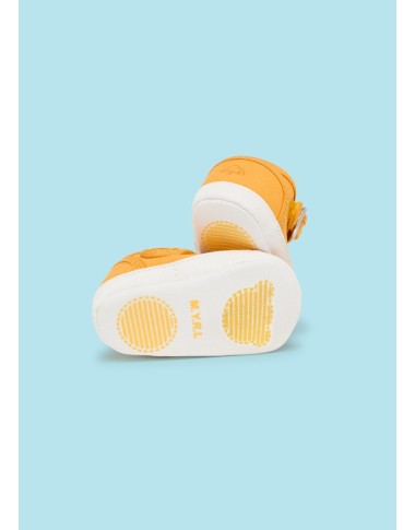 Shoes with canvas eyelets