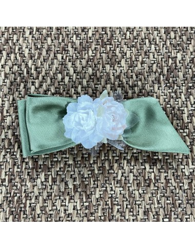 Bow clip with flower