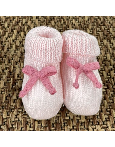 Ribbed bow yarn booties