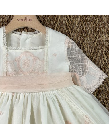 Elegant tulle and macramé dress