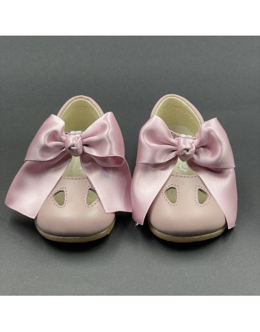 Shoes eyelets icon satin bow