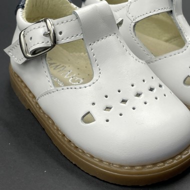 Scarpetta con trafori Scarpe