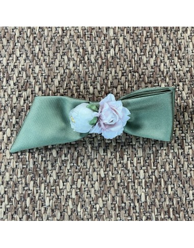 Bow clip with flowers