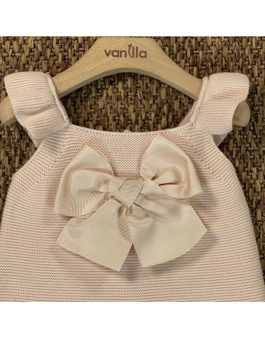 Thread dress with bow