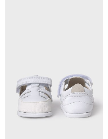 Crochet first steps bare foot