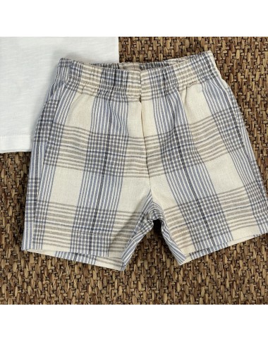 T-shirt and Bermuda shorts