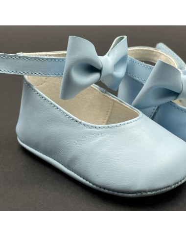 Shoes with bow