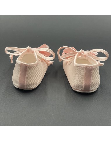 Elegant dancer with bow