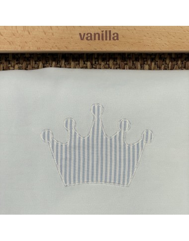 Cover in crown eyelashes