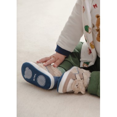 Sneakers                      Scarpe