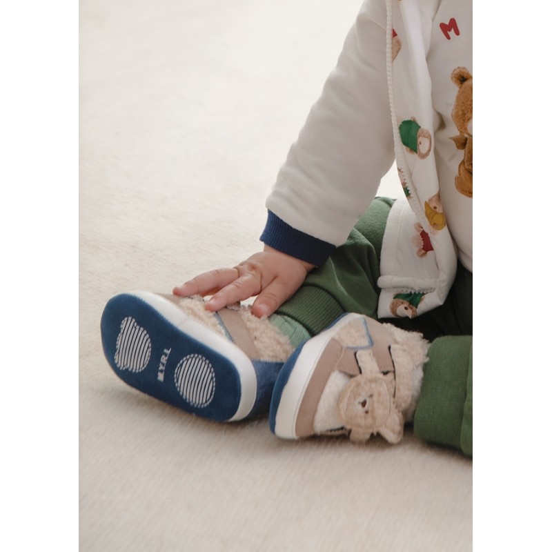 Sneakers                      Scarpe