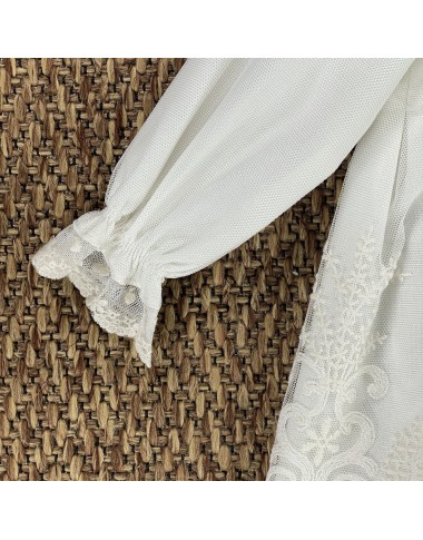 Elegant dress in macramè