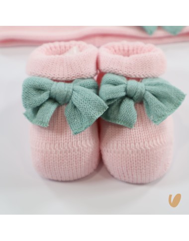 Shoes and hat bow thread