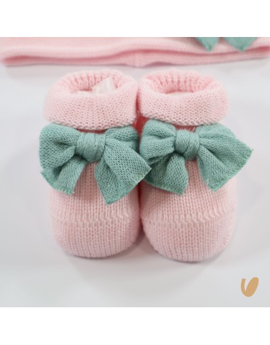 Shoes and hat bow thread