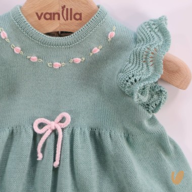 Completo in filo roselline Set Nascita e Uscita Clinica