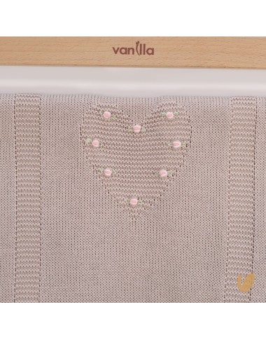 Heart and rose thread blanket