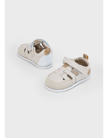 Shoes first steps Barefoot