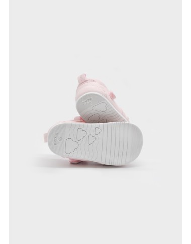 Barefoot flower dancers