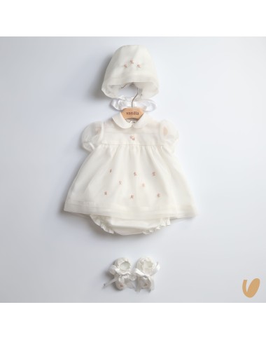 Complete in embroidered silk