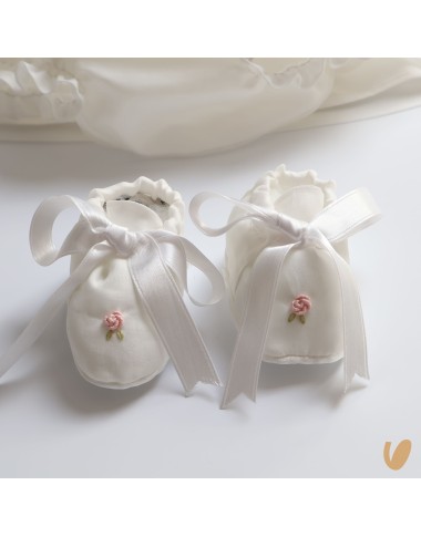 Complete in embroidered silk