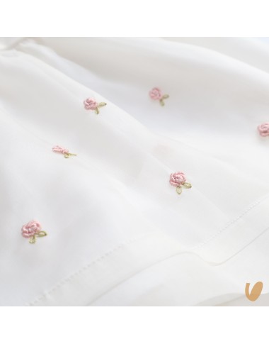 Complete in embroidered silk