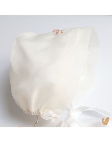 Complete in embroidered silk