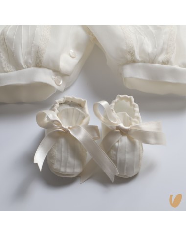 Complete in pure silk