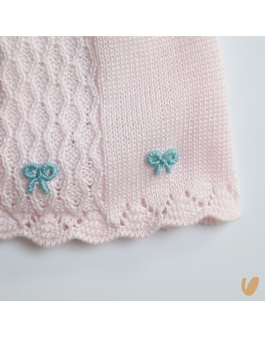 Hat in love knot thread