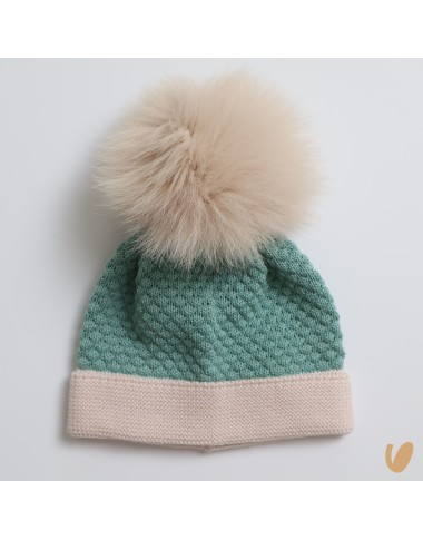 Wool hat with pompon