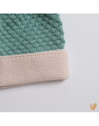 Wool hat with pompon