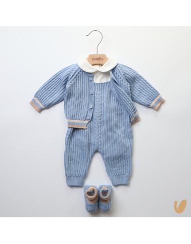 Complete in pure wool