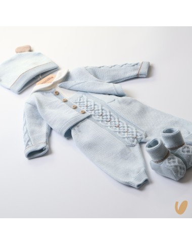 Complete in pure wool