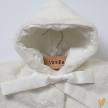 Mantella in ecopelliccia Cappotto e Giubbino