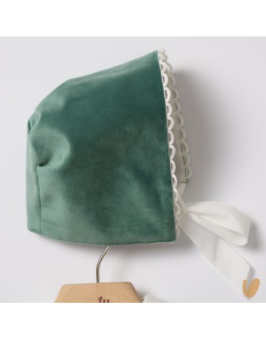 Armchair with velvet headset