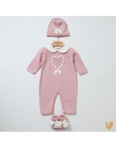 Complete birth in wool heart