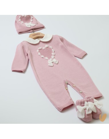 Complete birth in wool heart