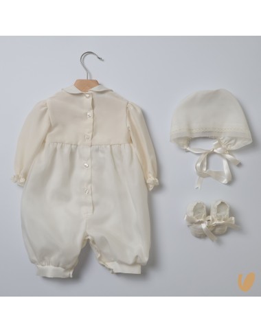 Complete in pure silk