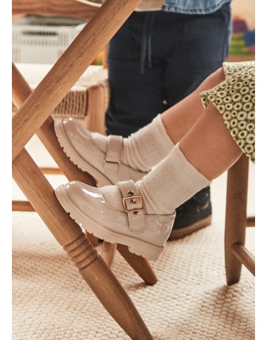 Ballerina with strap