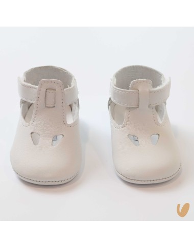 Leather eyelets shoes