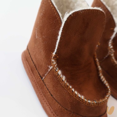 Stivaletti in camoscio e sherpa Scarpe