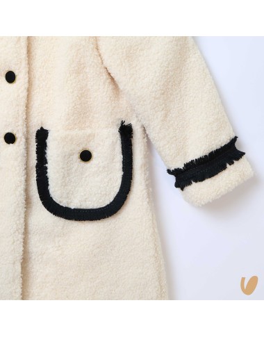 Boucle coat and fringes