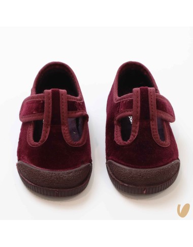 Velvet eyelets shoes