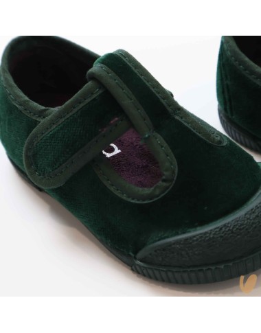 Velvet eyelets shoes