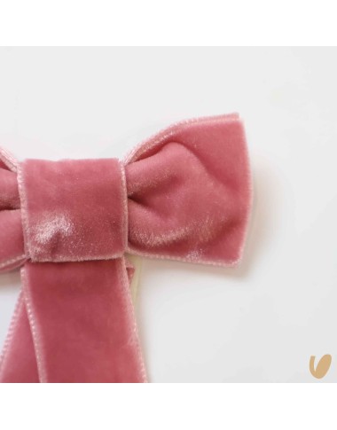 Clothespin with velvet bow