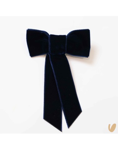 Clothespin with velvet bow