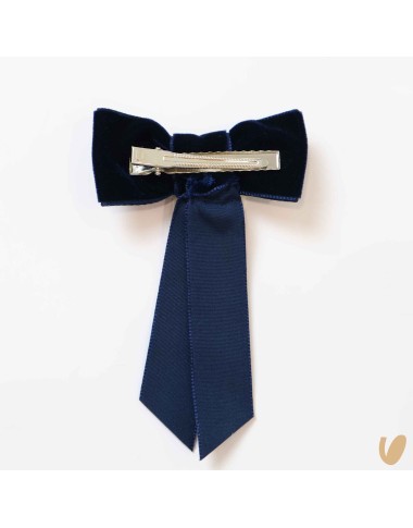 Clothespin with velvet bow